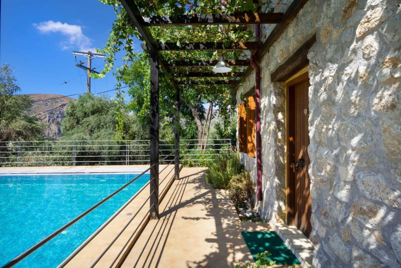 Villa Talos 팔라이오코라 외부 사진